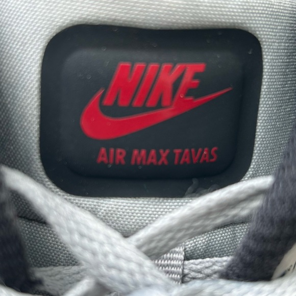 Nike Air Max Tavas, Silver & Red, Size 8.5 - Picture 10 of 10
